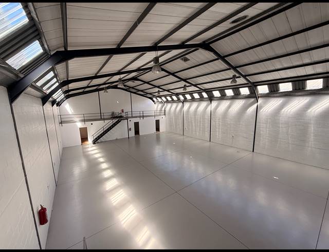 520M² WAREHOUSE TO LET IN PAROW INDUSTRIAL